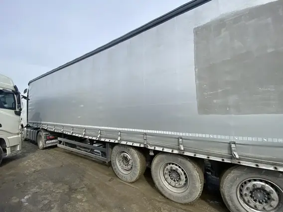 Тентованный полуприцеп Schmitz SCB S3T 2018 года б/у фото 3