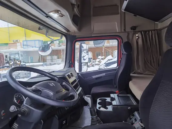 Седельный тягач Shacman SX42584W324C 2022 года б/у фото 9