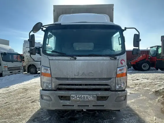Тентованный грузовик JAC N120 2022 года б/у фото 3