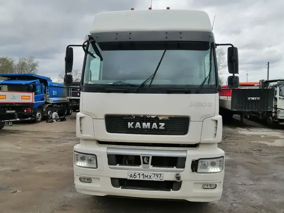 Седельный тягач Камаз 5490 2020 года б/у фото 3