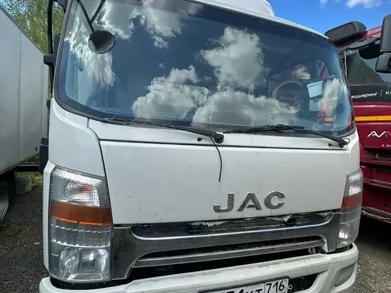 Тентованный грузовик JAC N120 2022 года б/у фото 3