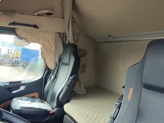 Седельный тягач Shacman SX4188YY381 2023 года б/у фото 9