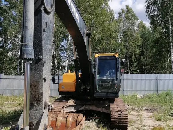 Экскаватор Hyundai HX220S 2021 года б/у фото 3