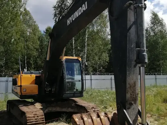 Экскаватор Hyundai HX220S 2021 года б/у фото 2