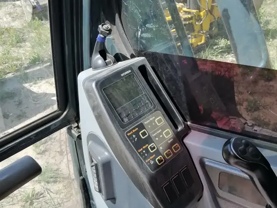 Экскаватор Hyundai HX220S 2021 года б/у фото 10