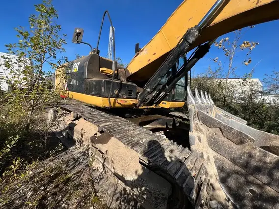 Экскаватор CATERPILLAR 330D2L 2018 года б/у