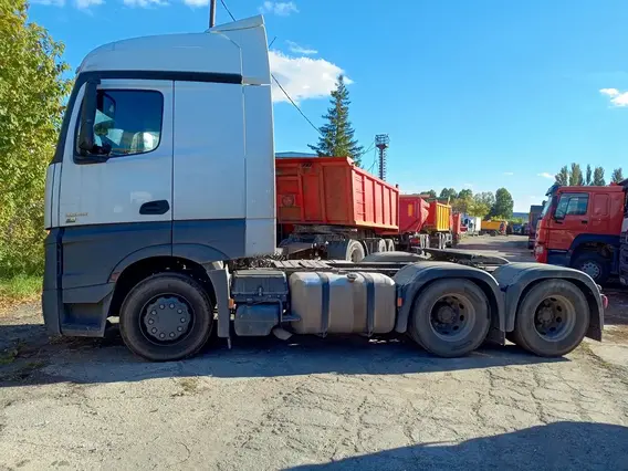 Седельный тягач Mercedes-Benz Actros 2023 года б/у фото 4