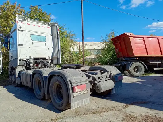 Седельный тягач Mercedes-Benz Actros 2023 года б/у фото 5
