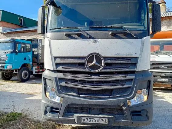 Седельный тягач Mercedes-Benz Actros 2023 года б/у фото 2