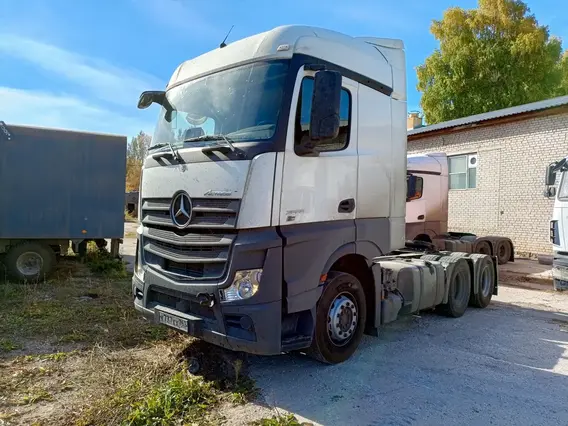 Седельный тягач Mercedes-Benz Actros 2023 года б/у фото 3