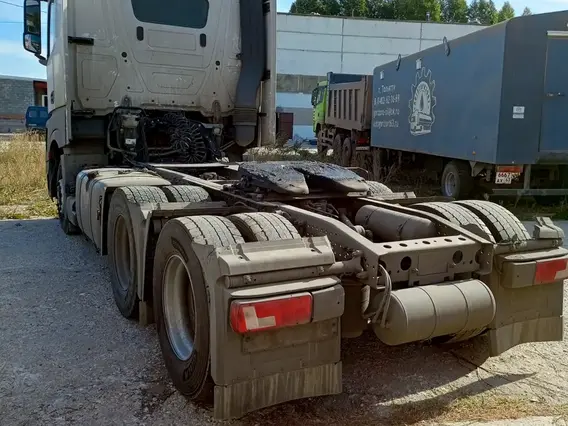 Седельный тягач Mercedes-Benz Actros 2023 года б/у фото 5