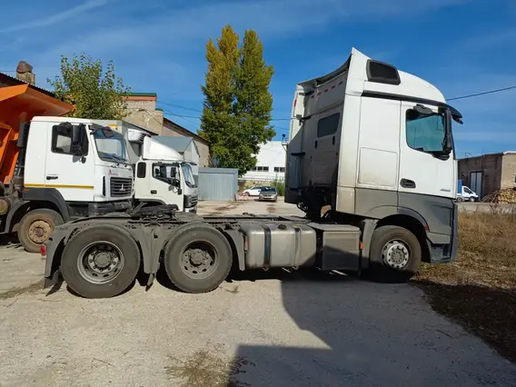 Седельный тягач Mercedes-Benz Actros 2023 года б/у фото 8