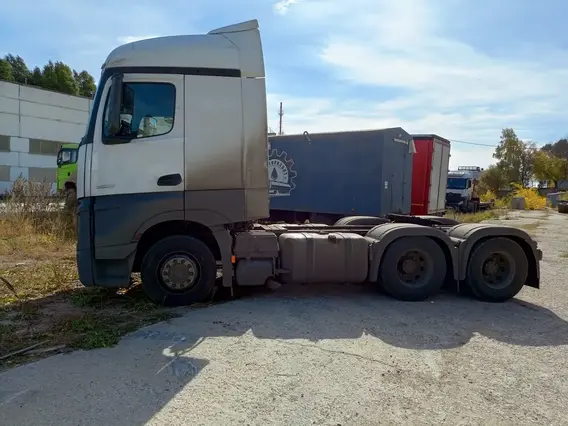 Седельный тягач Mercedes-Benz Actros 2023 года б/у фото 4