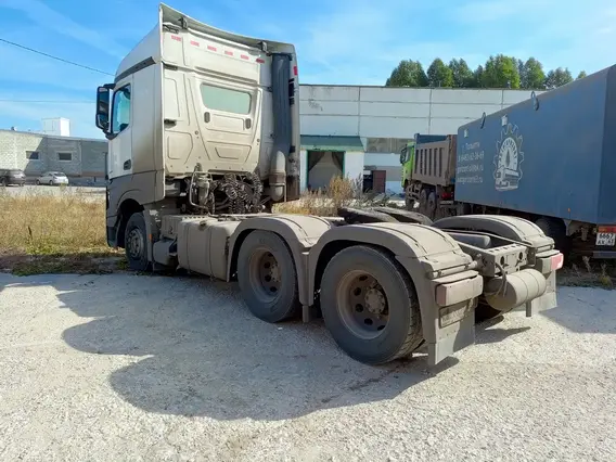 Седельный тягач Mercedes-Benz Actros 2023 года б/у фото 5