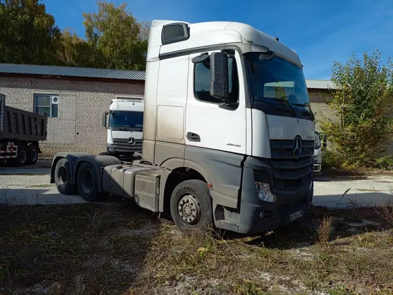 Седельный тягач Mercedes-Benz Actros 2023 года б/у