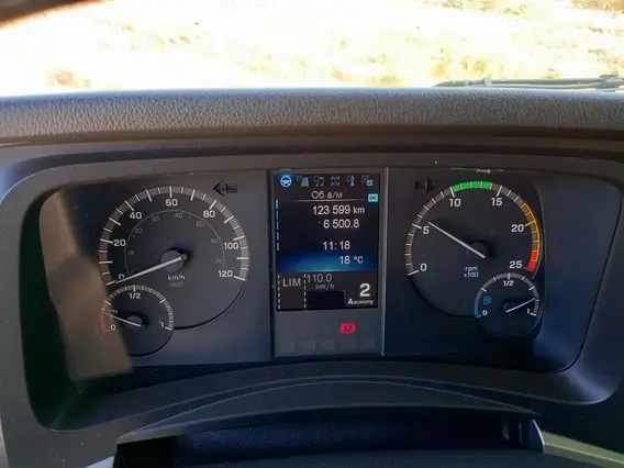 Седельный тягач Mercedes-Benz Actros 2023 года б/у фото 11