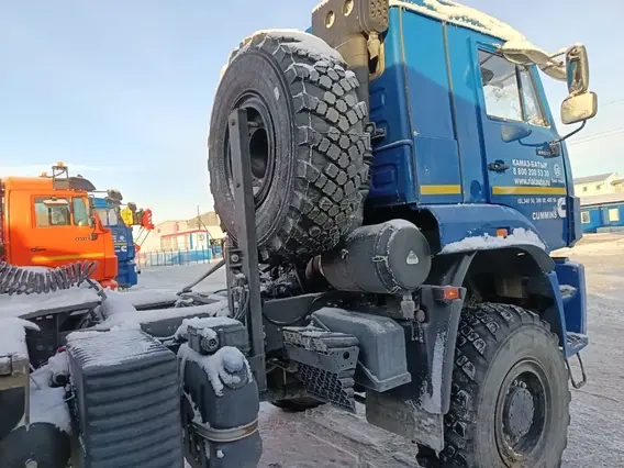 Седельный тягач Камаз 65225 2022 года б/у фото 6