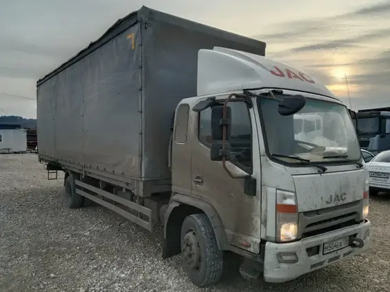 Тентованный грузовик JAC N120 2020 года б/у