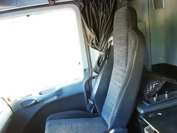 Седельный тягач Mercedes-Benz Actros 2017 года б/у фото 7