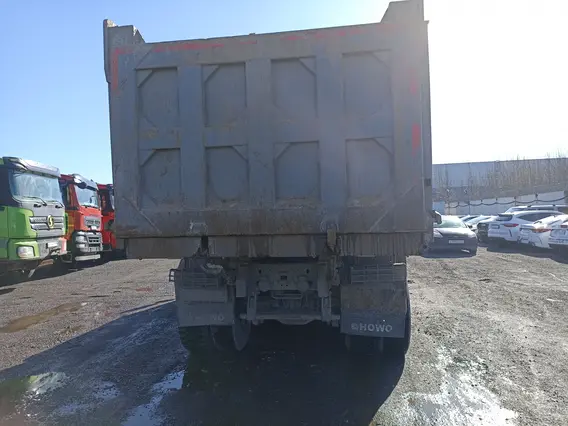 Самосвал Howo HW76 2022 года б/у фото 7