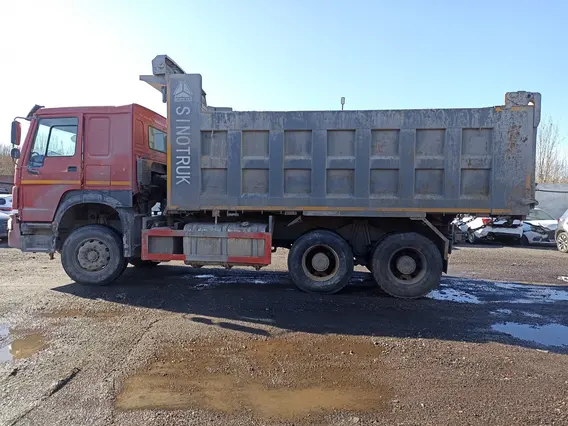 Самосвал Howo HW76 2022 года б/у фото 5
