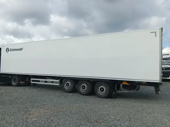 Изотермический полуприцеп Grunwald GRW3R1 2024 года б/у фото 2