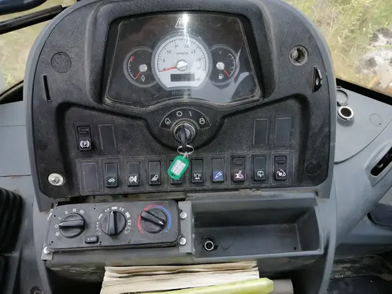 Экскаватор-погрузчик HYUNDAI H940S 2023 года б/у фото 10