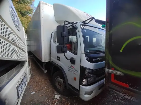 Изотермический фургон Dongfeng C120L 2023 года б/у