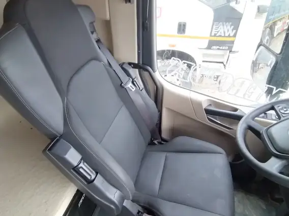 Седельный тягач Mercedes-Benz Actros 2022 года б/у фото 12
