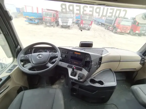 Седельный тягач Mercedes-Benz Actros 2022 года б/у фото 10