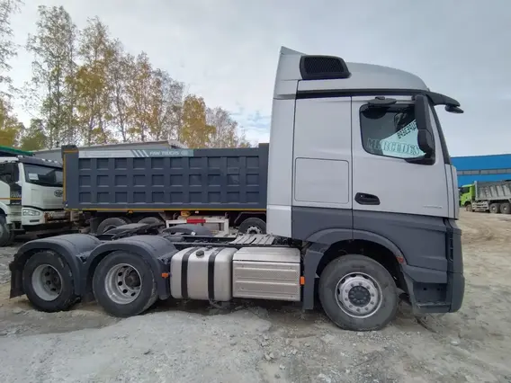 Седельный тягач Mercedes-Benz Actros 2022 года б/у фото 9