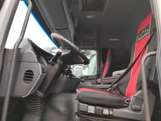 Седельный тягач Mercedes-Benz Actros 2017 года б/у фото 6