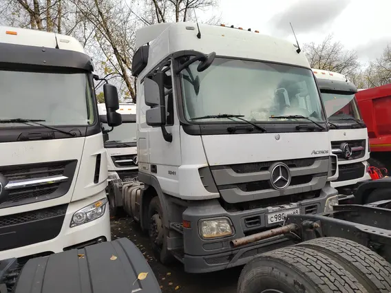 Седельный тягач Mercedes-Benz Actros 2017 года б/у