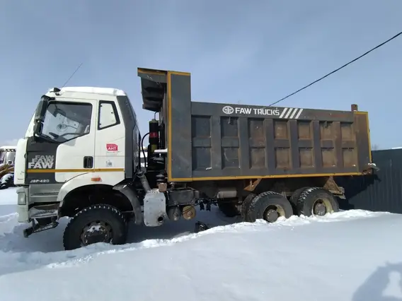 Самосвал FAW J6 2023 года б/у фото 3