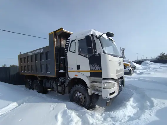 Самосвал FAW J6 2023 года б/у фото 2