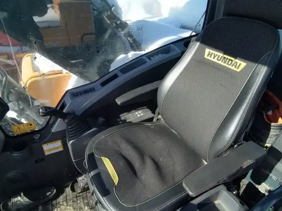 HYUNDAI R225LVS 2023 года б/у фото 9