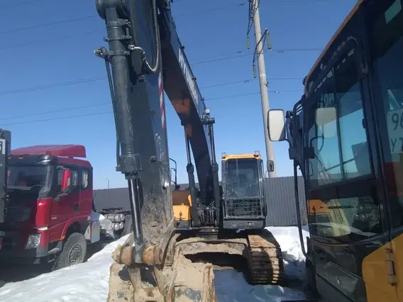 Экскаватор HYUNDAI R225LVS 2022 года б/у фото 3