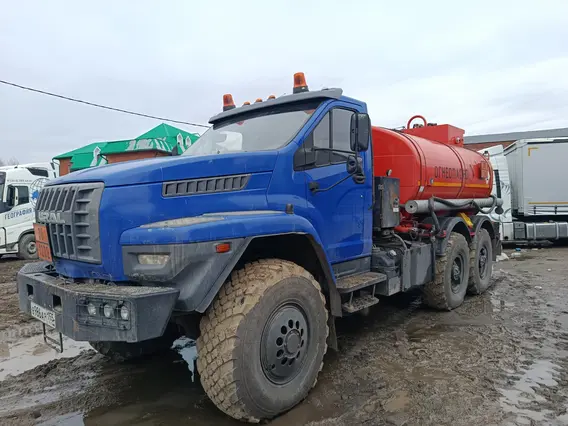 Бензовоз Урал Next  5557 2021 года б/у фото 4