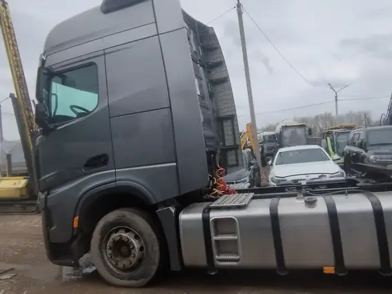 Седельный тягач Shacman SX4188YY381 2023 года б/у фото 4