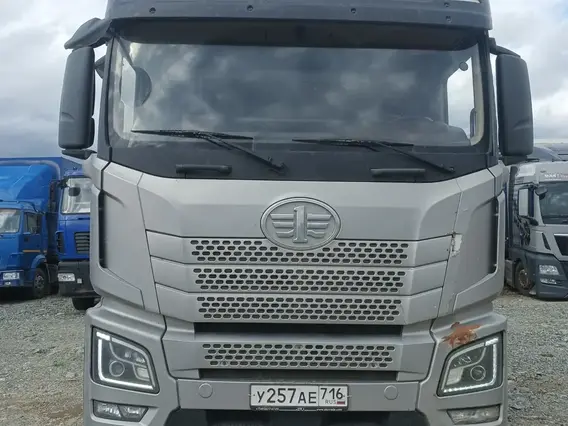 Седельный тягач FAW JH6 2024 года б/у фото 3