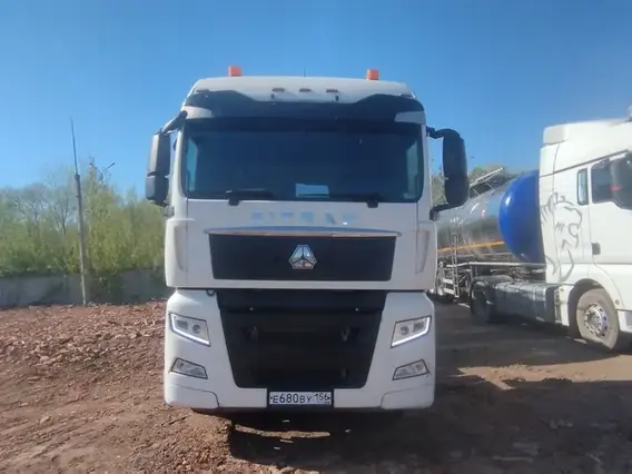 Седельный тягач SITRAK c7h 2023 года б/у фото 2
