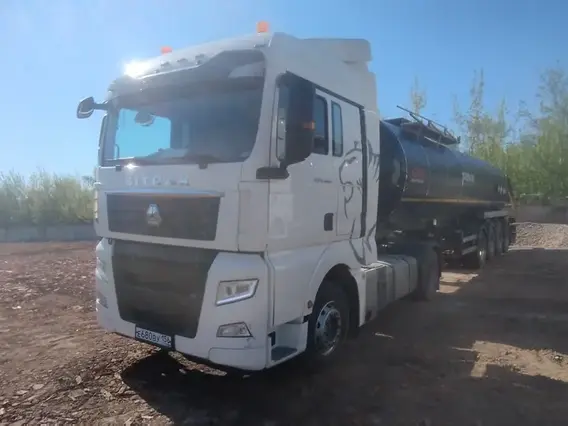 Седельный тягач SITRAK c7h 2023 года б/у фото 3