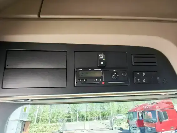Седельный тягач Mercedes-Benz Actros 2022 года б/у фото 13