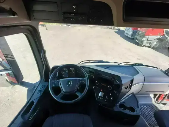 Седельный тягач Mercedes-Benz Actros 2022 года б/у фото 16