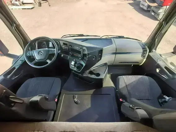 Седельный тягач Mercedes-Benz Actros 2022 года б/у фото 18