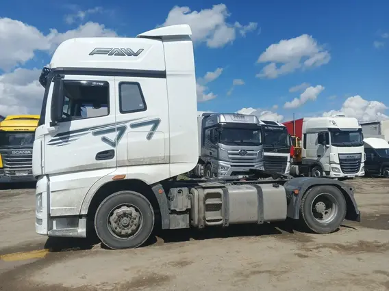 Седельный тягач FAW J7 2023 года б/у фото 4