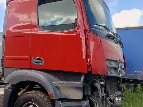 Седельный тягач Mercedes-Benz Actros 2021 года б/у