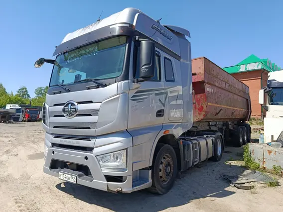 Седельный тягач FAW J7 2023 года б/у фото 2