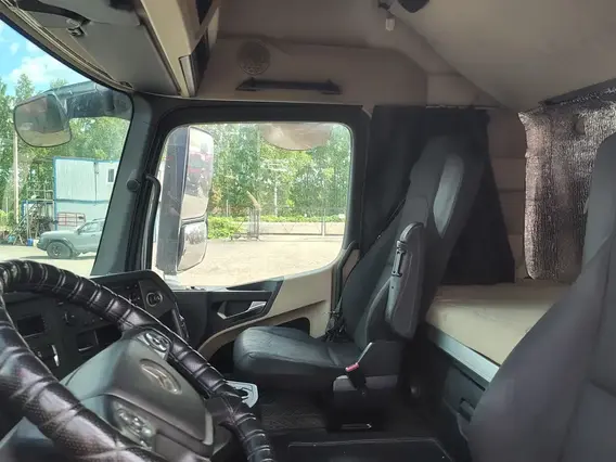 Седельный тягач Mercedes-Benz Actros 2021 года б/у фото 11