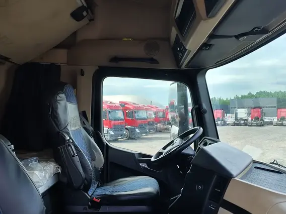 Седельный тягач Mercedes-Benz Actros 2022 года б/у фото 12